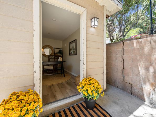 1574 E Glenoaks Boulevard, Glendale CA 91206