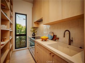 4956 Gentry Avenue, Valley Village CA 91607