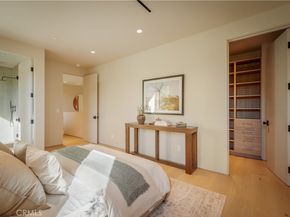 4956 Gentry Avenue, Valley Village CA 91607