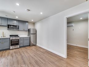 2756 W 15th Street, Los Angeles CA 90006