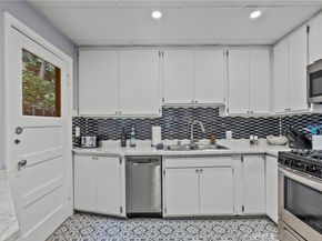 6920 Camrose Drive, Los Angeles CA 90068