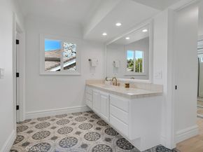 5952 Woodland View Drive, Woodland Hills CA 91367