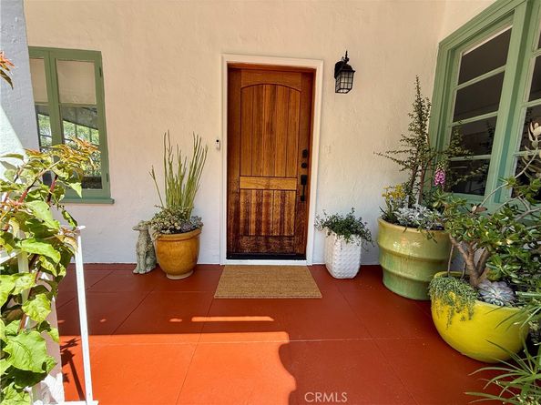 2620 N Beachwood, Los Angeles CA 90068