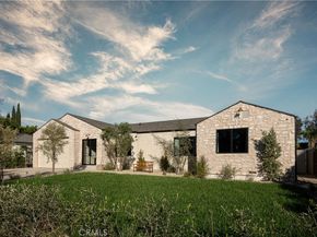 15719 Hartsook Street, Encino CA 91436