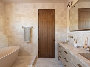 15719 Hartsook Street, Encino CA 91436