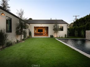 15719 Hartsook Street, Encino CA 91436