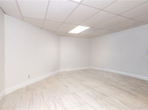 18347 Saticoy 28, Reseda CA 91335