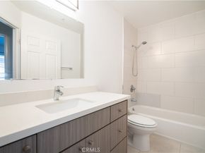 18347 Saticoy 28, Reseda CA 91335