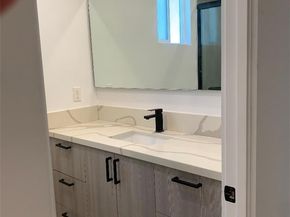 11565 Iowa Avenue, Los Angeles CA 90025