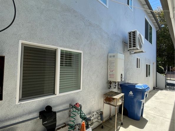 11565 Iowa Avenue, Los Angeles CA 90025