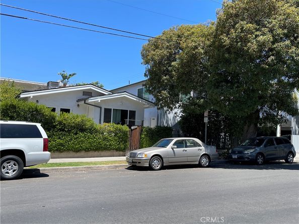 11565 Iowa Avenue, Los Angeles CA 90025