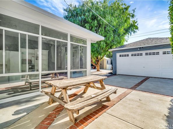 6455 Densmore Avenue, Lake Balboa CA 91406