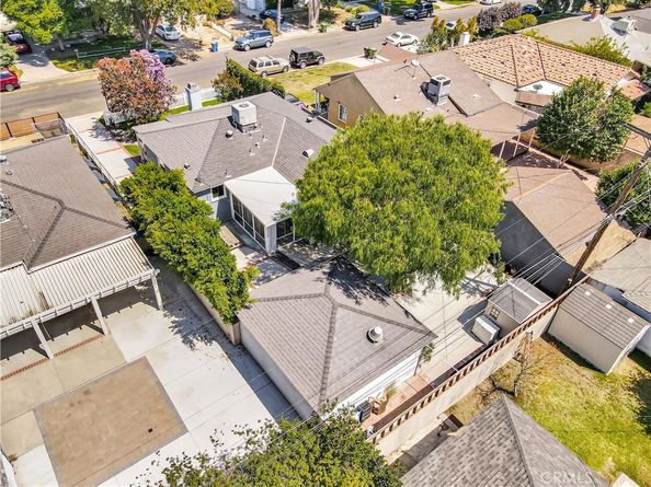 6455 Densmore Avenue, Lake Balboa CA 91406