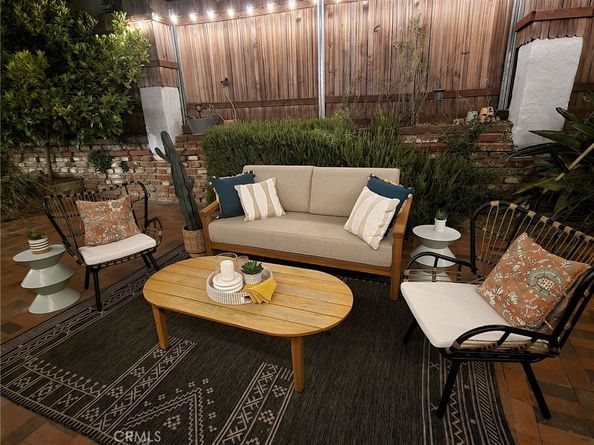 2740 N Beachwood Drive, Hollywood Hills East CA 90068