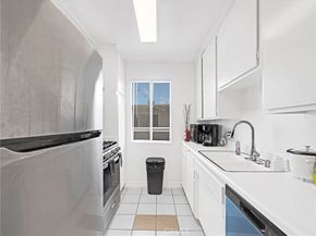 525 S Shelton Street 205, Burbank CA 91506