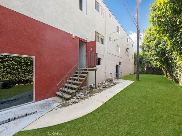 525 S Shelton Street 205, Burbank CA 91506