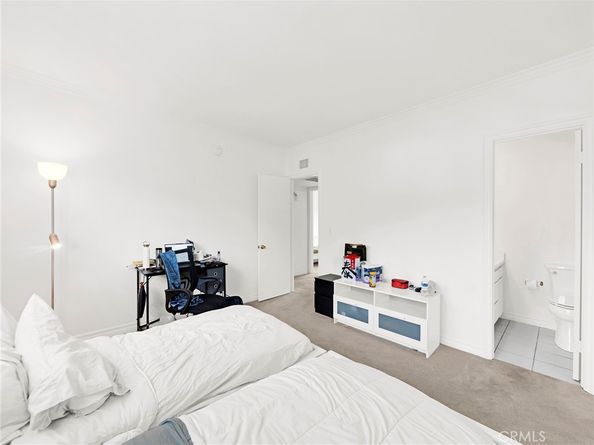 525 S Shelton Street 205, Burbank CA 91506