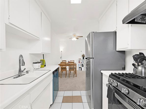 525 S Shelton Street 205, Burbank CA 91506