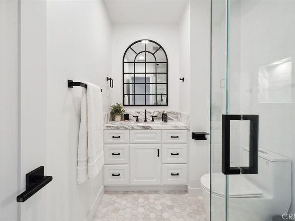 6105 Bellingham Avenue, North Hollywood CA 91606