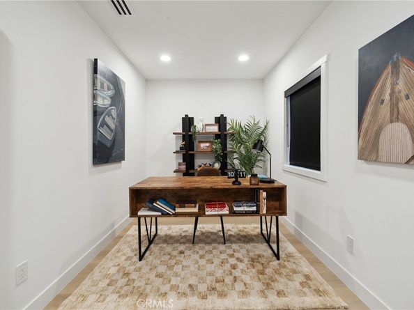 6105 Bellingham Avenue, North Hollywood CA 91606