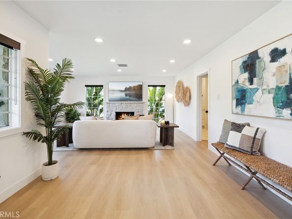 6105 Bellingham Avenue, North Hollywood CA 91606