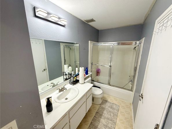 10068 Larwin Avenue 2, Chatsworth CA 91311