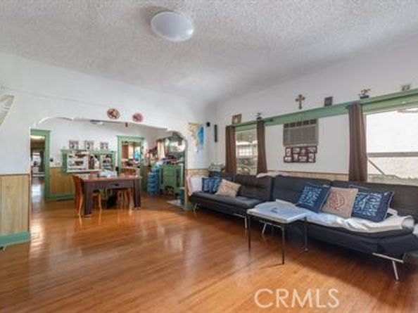 3025 Edgehill Drive, Los Angeles CA 90018