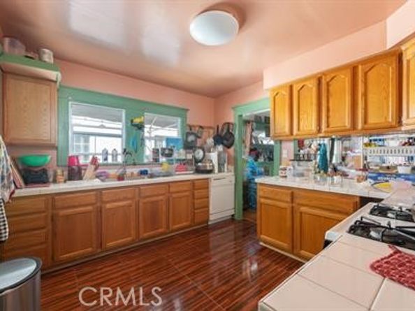 3025 Edgehill Drive, Los Angeles CA 90018