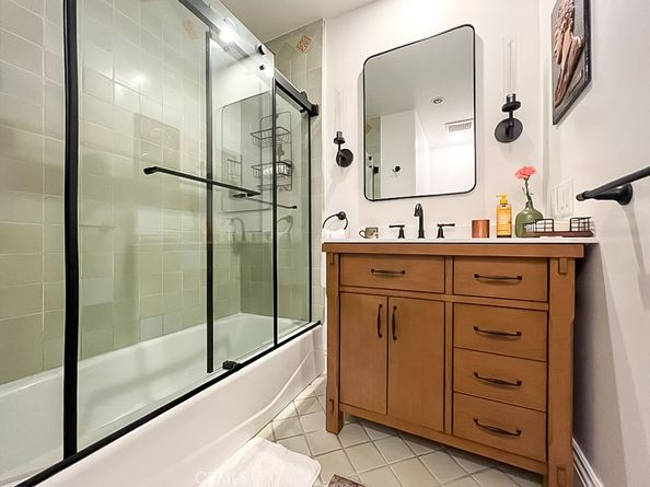 3524 Grand View Boulevard, Los Angeles CA 90066