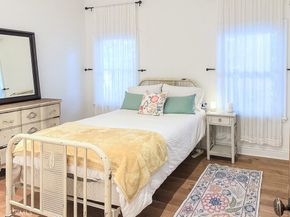 3524 Grand View Boulevard, Los Angeles CA 90066