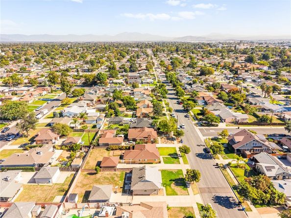 816 W G, Ontario CA 91762