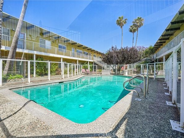 2325 Kansas Avenue 20, Santa Monica CA 90404