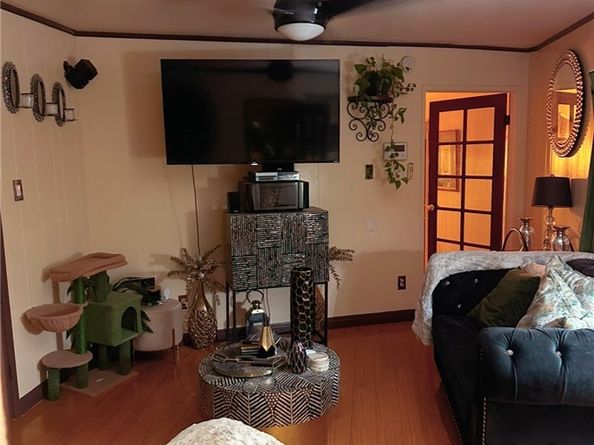 3432 Larissa Drive, Los Angeles CA 90026