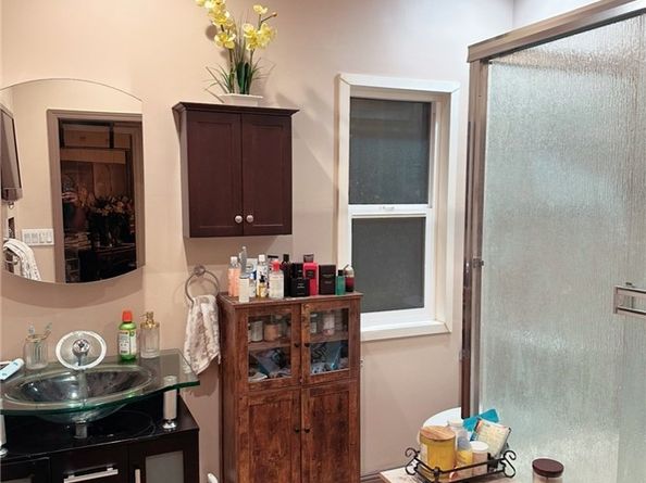 3432 Larissa Drive, Los Angeles CA 90026