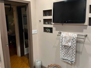 3432 Larissa Drive, Los Angeles CA 90026