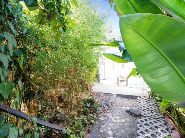 3432 Larissa Drive, Los Angeles CA 90026