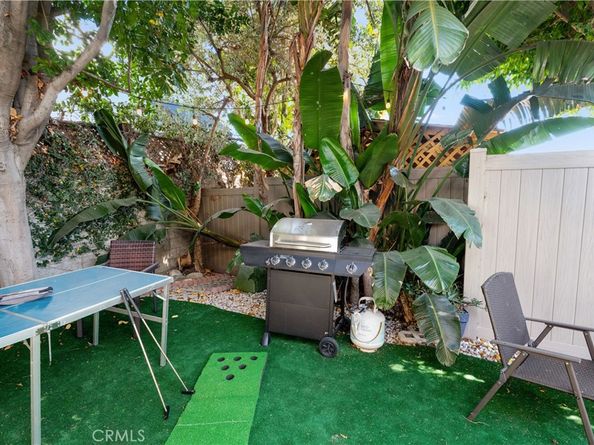 3432 Larissa Drive, Los Angeles CA 90026