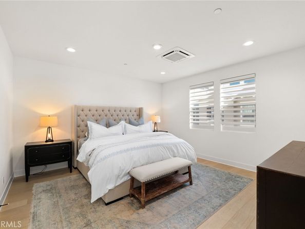 2127 Cresta, Newport Beach CA 92660