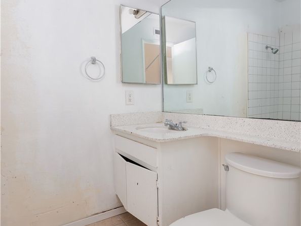 2512 N Tustin D, Santa Ana CA 92705