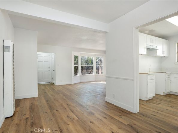 11010 Willowbrook Avenue, Los Angeles CA 90059