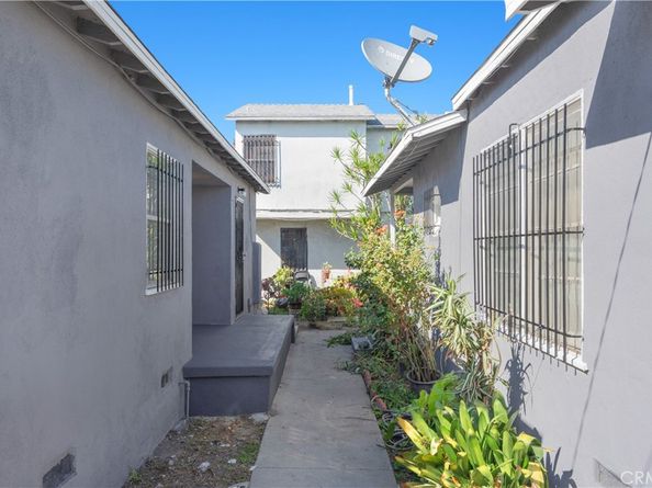 11010 Willowbrook Avenue, Los Angeles CA 90059