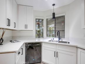 4682 Warner B102, Huntington Beach CA 92649