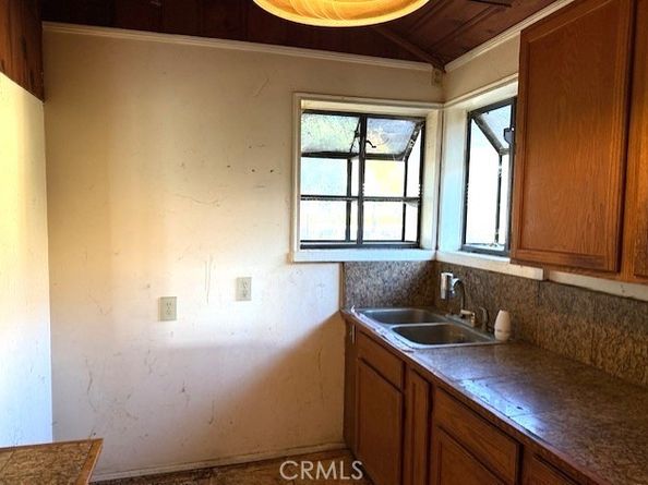 3130 N Mount Curve, Altadena CA 91001