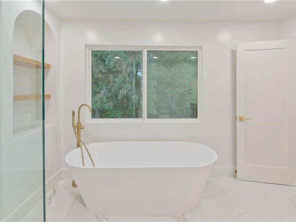 18611 Lassen, Northridge CA 91324