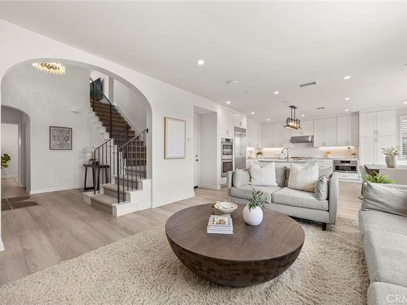 208 Canterbury, Irvine CA 92618