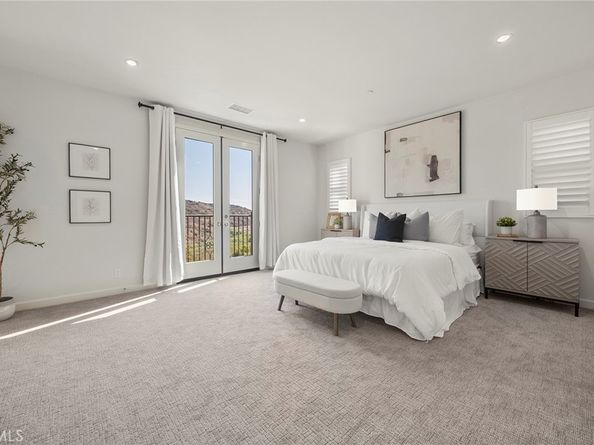 208 Canterbury, Irvine CA 92618