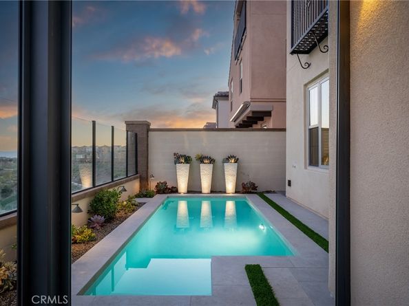 208 Canterbury, Irvine CA 92618