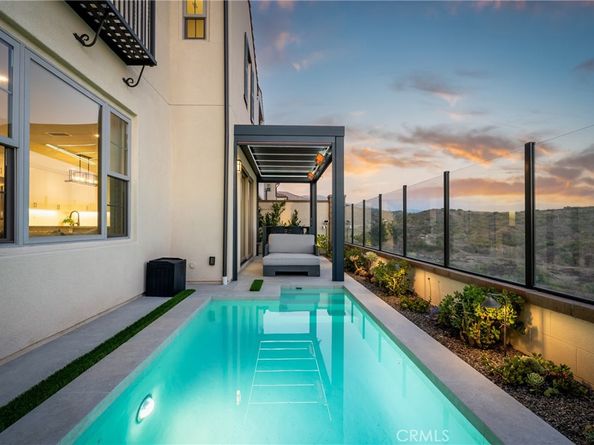 208 Canterbury, Irvine CA 92618