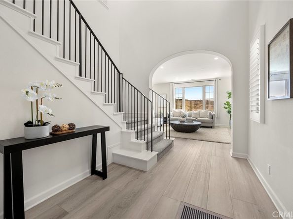 208 Canterbury, Irvine CA 92618