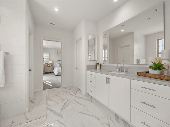 208 Canterbury, Irvine CA 92618